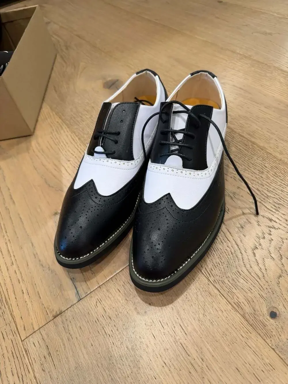 Santimon Men's Two-Tone Wingtip Brogue Lace-Up Oxford Dress Shoes